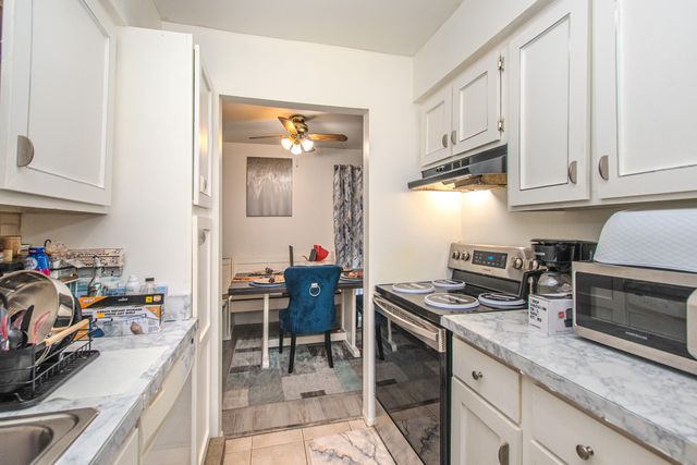 30078 W 12 Mile Road 99, Farmington Hills, MI 48334