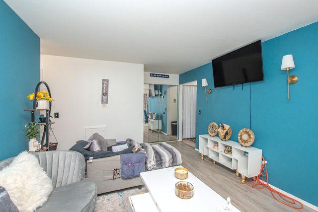 30078 W 12 Mile Road 99, Farmington Hills, MI 48334
