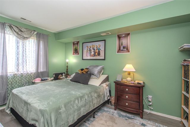 30078 W 12 Mile Road 99, Farmington Hills, MI 48334