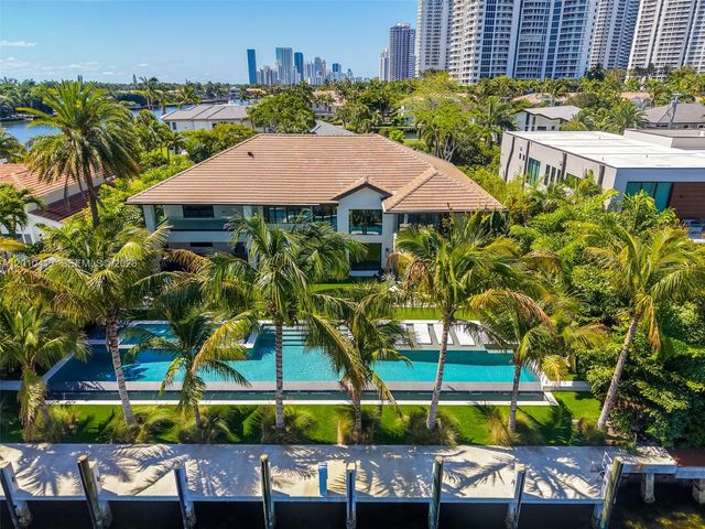 110 Holiday Dr, Hallandale Beach, FL 33009