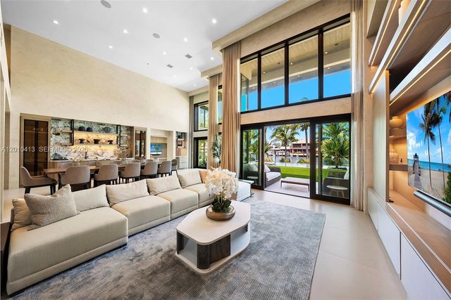110 Holiday Dr, Hallandale Beach, FL 33009