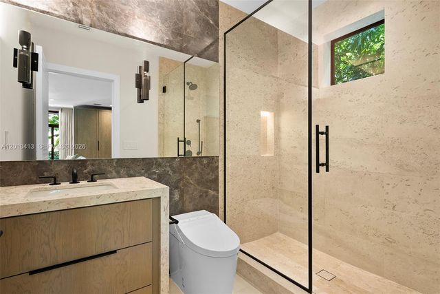 110 Holiday Dr, Hallandale Beach, FL 33009