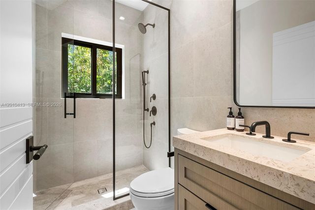 110 Holiday Dr, Hallandale Beach, FL 33009
