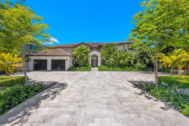 110 Holiday Dr, Hallandale Beach, FL 33009
