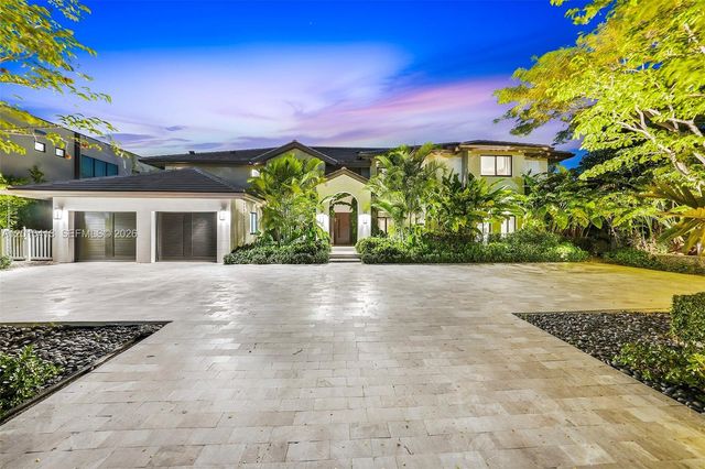 110 Holiday Dr, Hallandale Beach, FL 33009