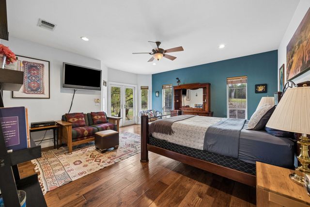 13 Carriage House LN, Austin, TX 78737