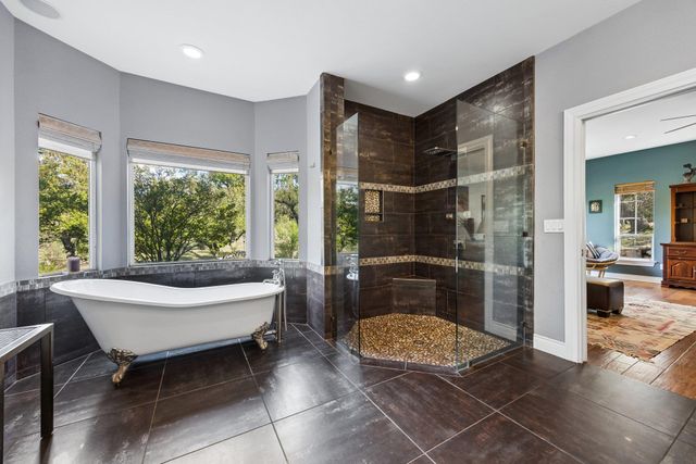 13 Carriage House LN, Austin, TX 78737