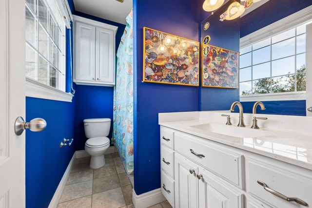 13 Carriage House LN, Austin, TX 78737