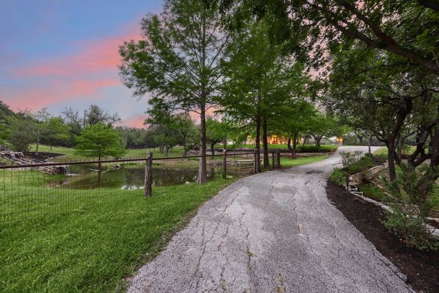 13 Carriage House LN, Austin, TX 78737