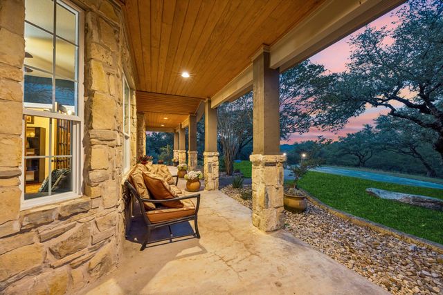 13 Carriage House LN, Austin, TX 78737