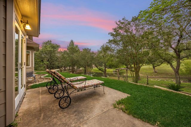 13 Carriage House LN, Austin, TX 78737