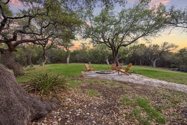 13 Carriage House LN, Austin, TX 78737