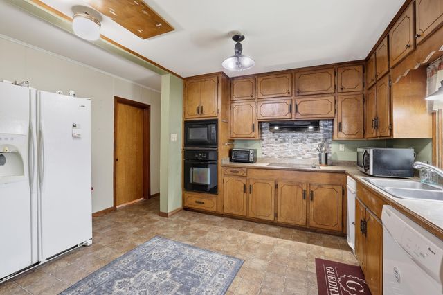 1114 Tiger Dr, Thibodaux, LA 70301