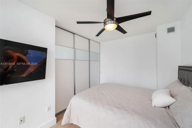 41 SE 5th St 2410, Miami, FL 33131