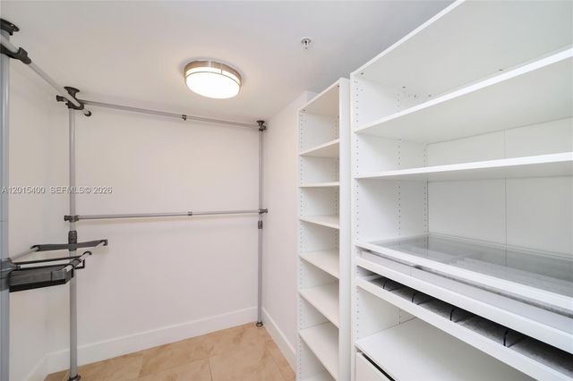 41 SE 5th St 2410, Miami, FL 33131