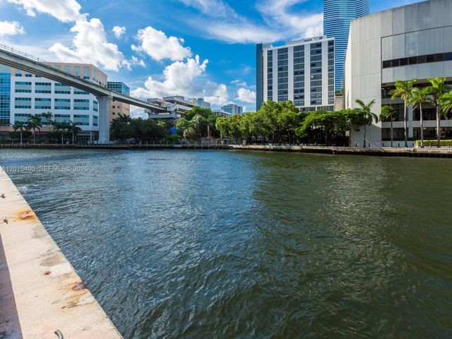 41 SE 5th St 2410, Miami, FL 33131