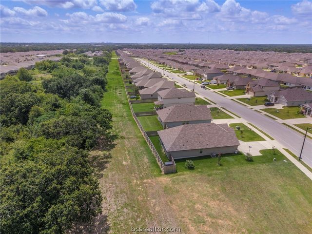 2042 Rock Ridge Avenue, Bryan, TX 77807