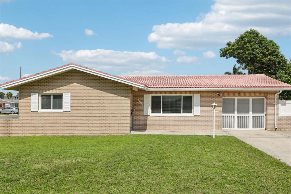 7499 7TH STREET N, St Petersburg, FL 33702