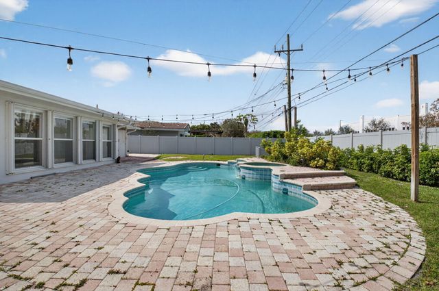 1231 SW 4th Street, Boca Raton, FL 33486