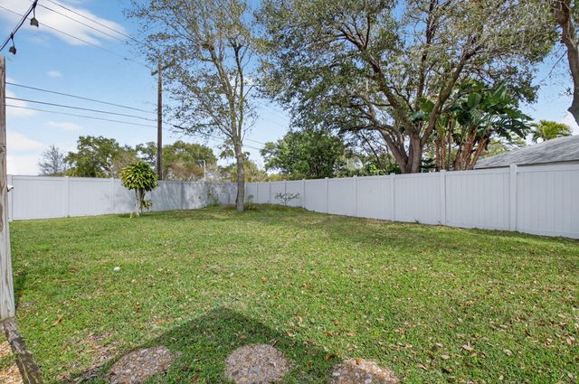 1231 SW 4th Street, Boca Raton, FL 33486
