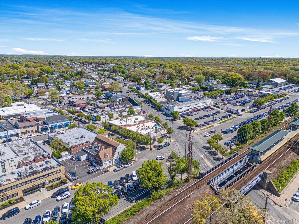 90 Veterans Boulevard, Massapequa, NY 11758 — photo 3