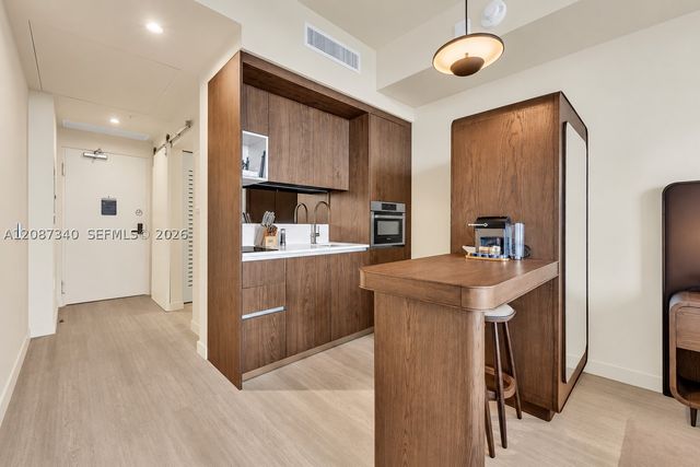 1611 SW 2nd ave 605, Miami, FL 33129