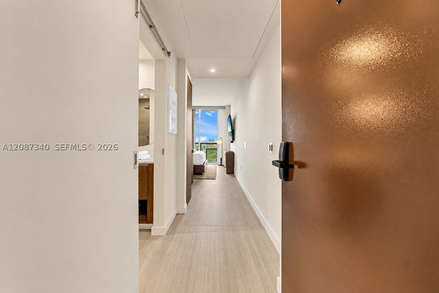 1611 SW 2nd ave 605, Miami, FL 33129