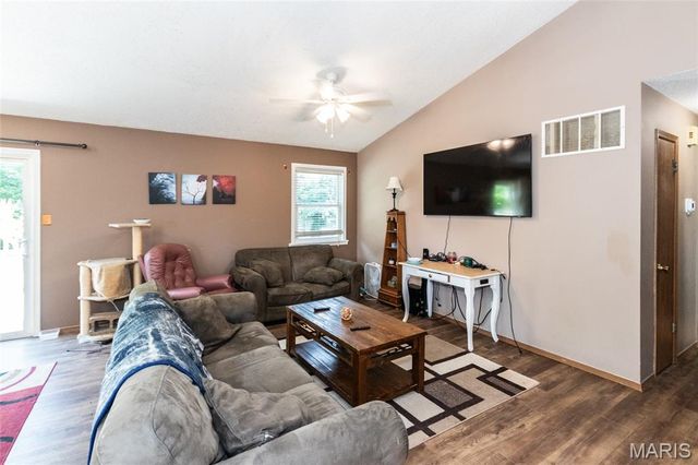 1480 Colgate Drive, St Charles, MO 63303