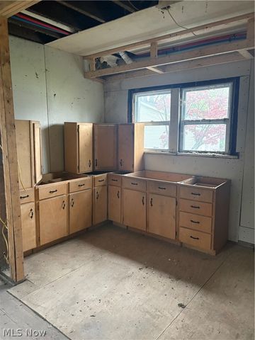 889 Harbor Street, Conneaut, OH 44030