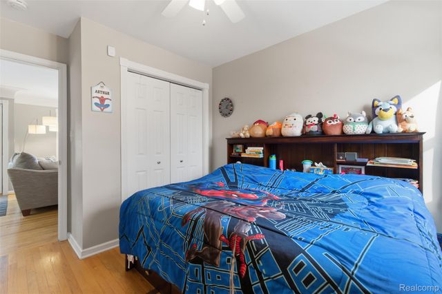 4051 Lake Front Street, Waterford Charter Township, MI 48328