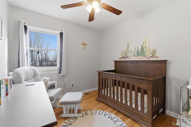 4051 Lake Front Street, Waterford Charter Township, MI 48328