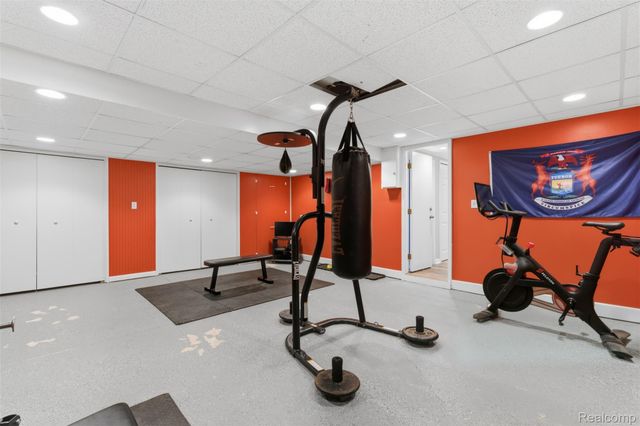 4051 Lake Front Street, Waterford Charter Township, MI 48328