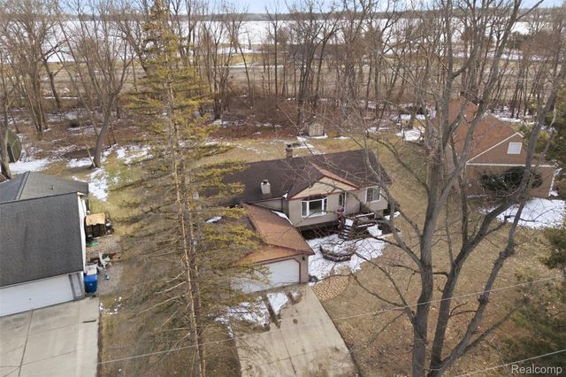 4051 Lake Front Street, Waterford Charter Township, MI 48328