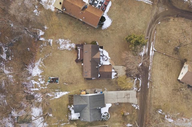 4051 Lake Front Street, Waterford Charter Township, MI 48328