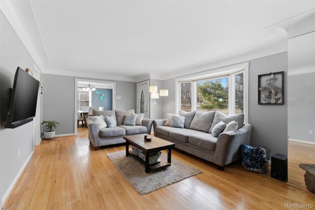 4051 Lake Front Street, Waterford Charter Township, MI 48328