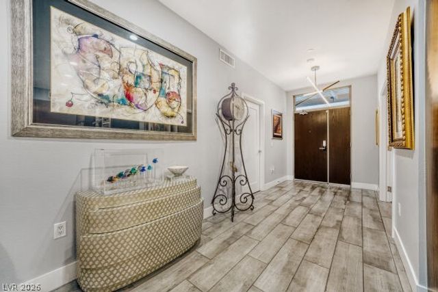 8925 West Flamingo Road 207, Las Vegas, NV 89147