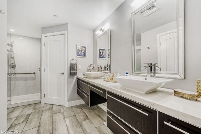 8925 West Flamingo Road 207, Las Vegas, NV 89147