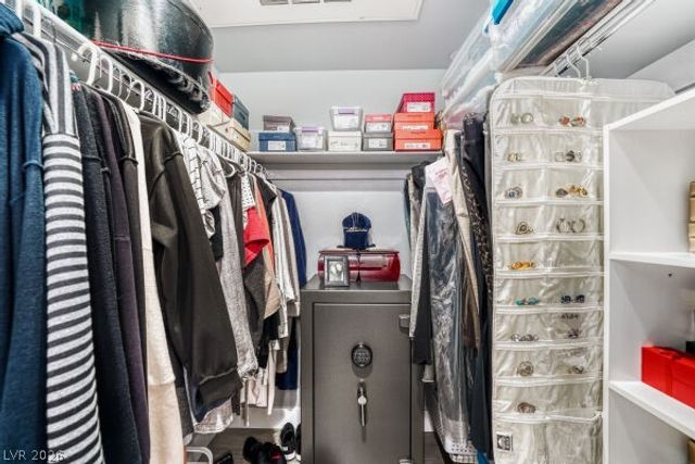 8925 West Flamingo Road 207, Las Vegas, NV 89147