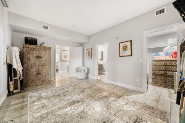 8925 West Flamingo Road 207, Las Vegas, NV 89147