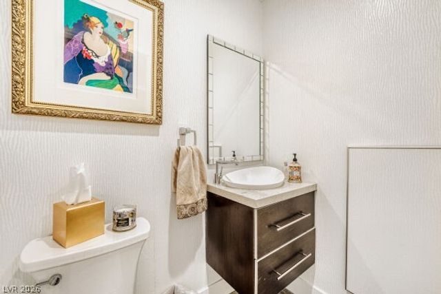 8925 West Flamingo Road 207, Las Vegas, NV 89147