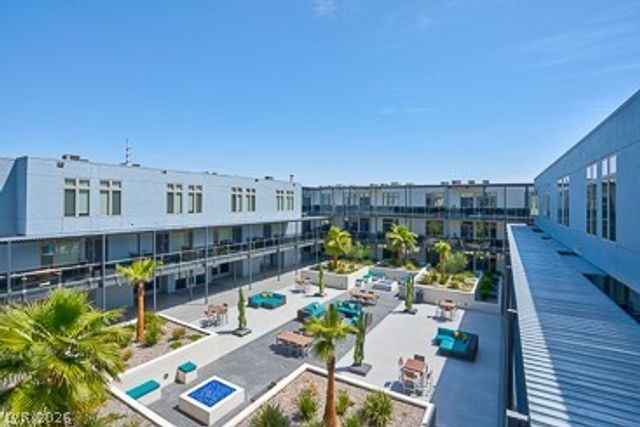 8925 West Flamingo Road 207, Las Vegas, NV 89147