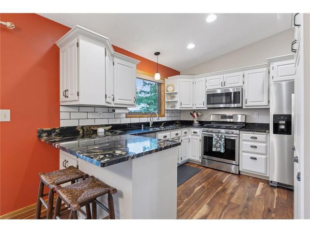 796 Sunset Drive, Eagan, MN 55123