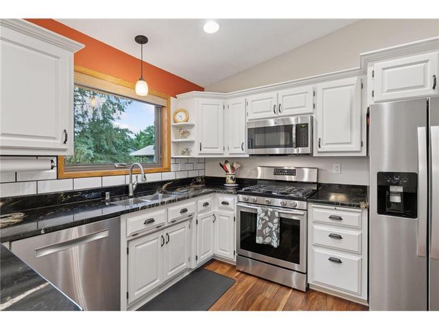 796 Sunset Drive, Eagan, MN 55123