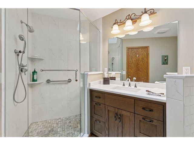 796 Sunset Drive, Eagan, MN 55123