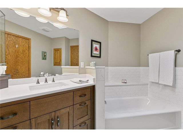 796 Sunset Drive, Eagan, MN 55123