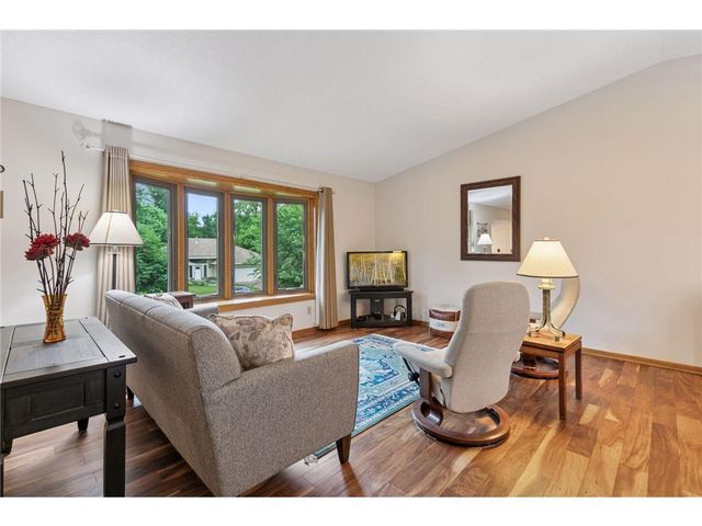 796 Sunset Drive, Eagan, MN 55123