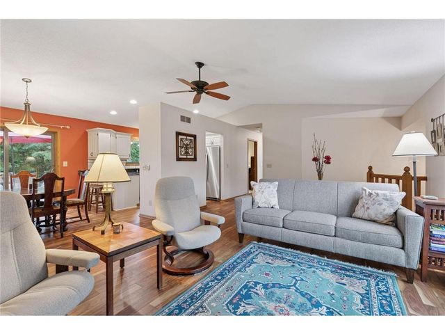 796 Sunset Drive, Eagan, MN 55123