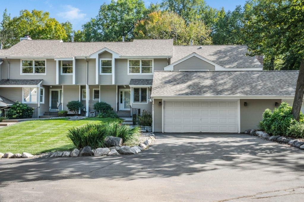 8877 Basswood Road, Eden Prairie, MN 55344