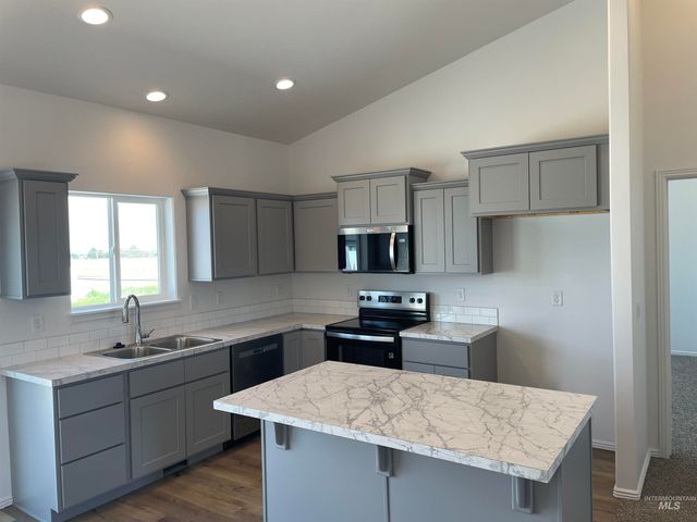503 Carson Dr, Twin Falls, ID 83301