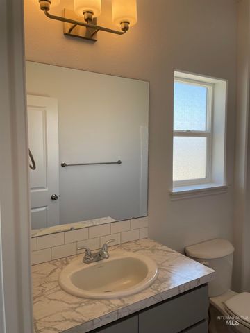 503 Carson Dr, Twin Falls, ID 83301